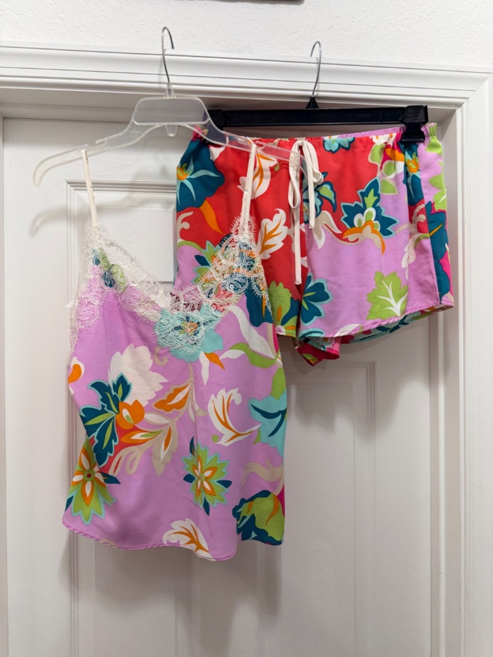 Natori Tropical Floral Satin Sleep Set Size L – Lace Trim Cami & Shorts - Picture 2 of 6